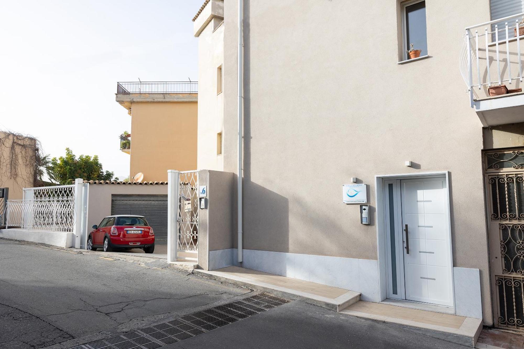 Perla Sul Mare Apartments Giardini Naxos Exterior photo